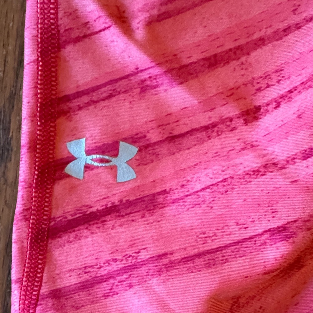 Under Armour Bright Pink Capris - Picture 4 of 4